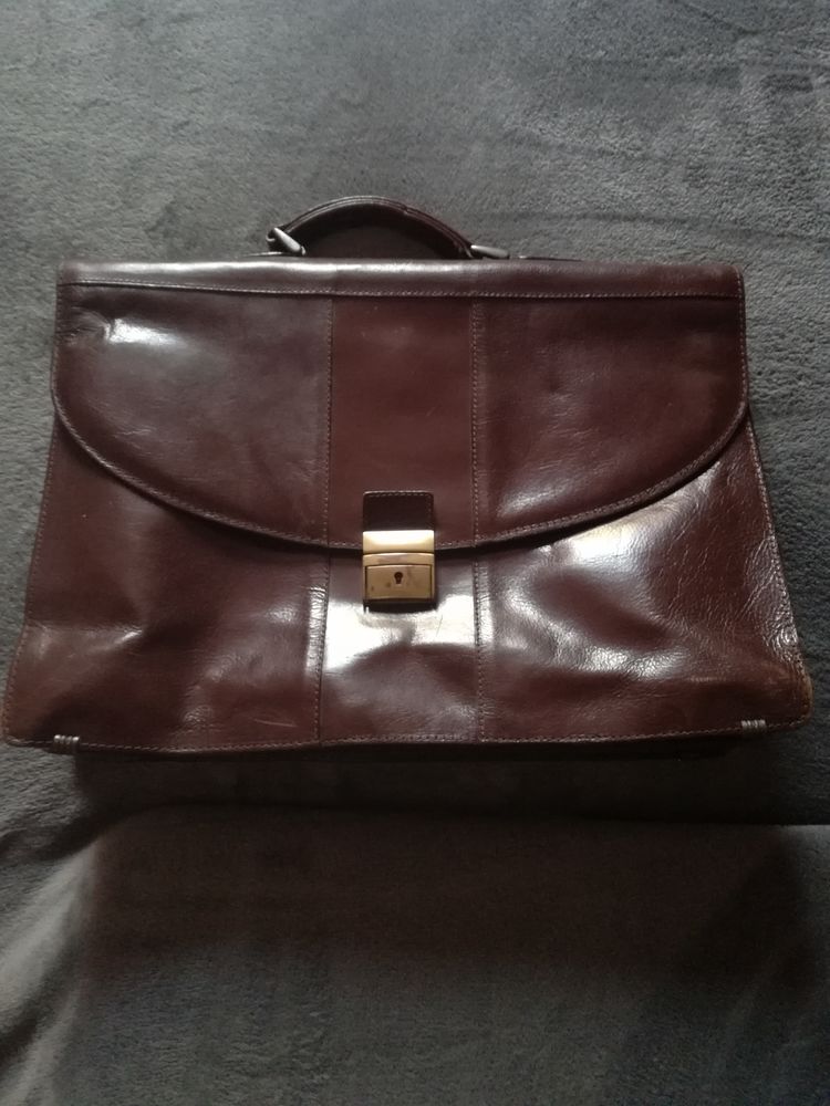 Cartable cuir 30 Vertaizon (63)