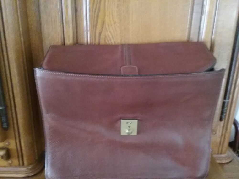 Cartable en cuir 30 Pignan (34)