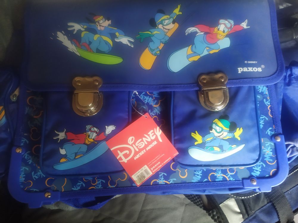 CARTABLE NEUF AVEC ETIQUETTE THEME MICKEY 5 Bondy (93)