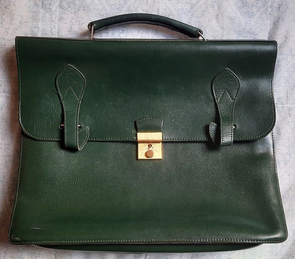 Cartable / porte document JELEN 65 Hergnies (59)