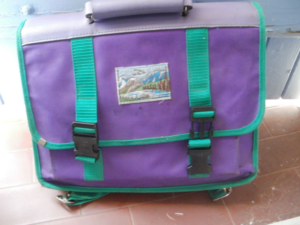 Cartable violet � 2 compartiments bretelles au dos 3 Montauban (82)
