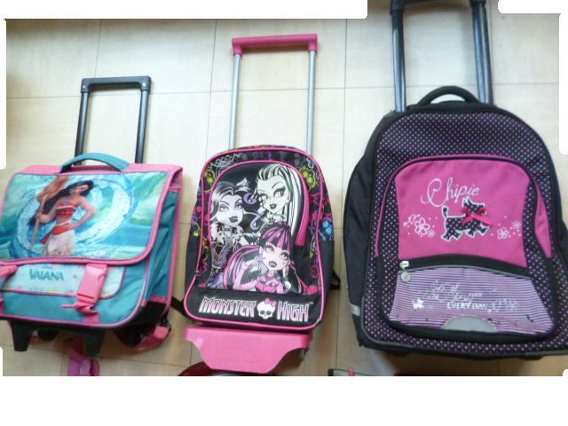 CARTABLES-SACS A DOS , JEUX , raquette badminton .... 5 Martigues (13)