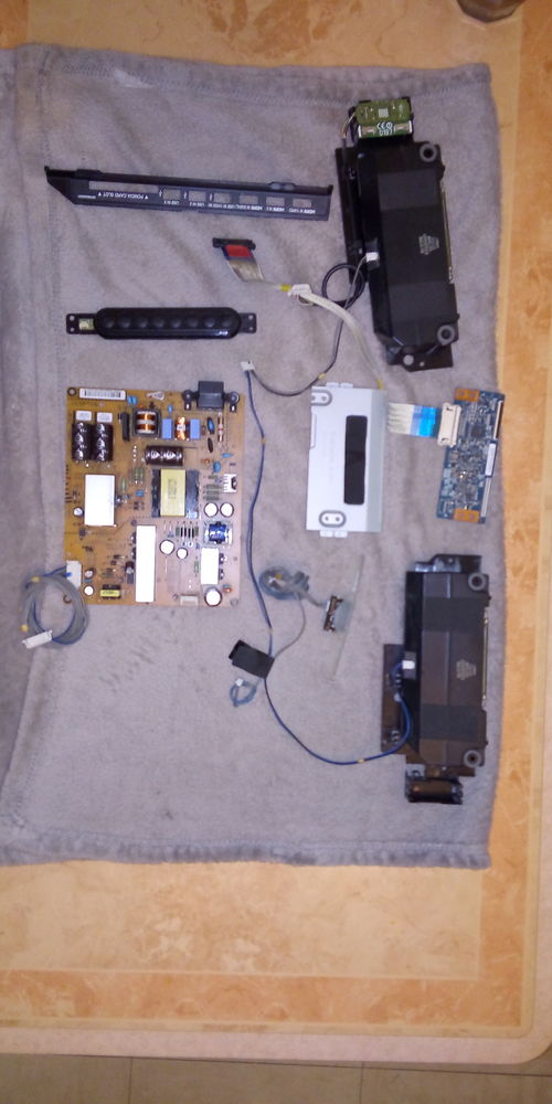 carte alimentation+ accessoires pour tv LG 42LN575S 70 Marseille 13 (13)