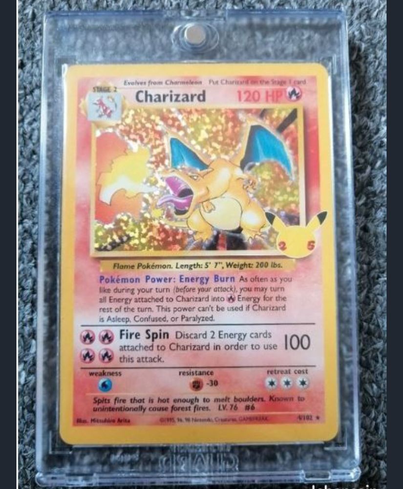 Carte Charizard 25 ans 200 Saint-Maurice (94)