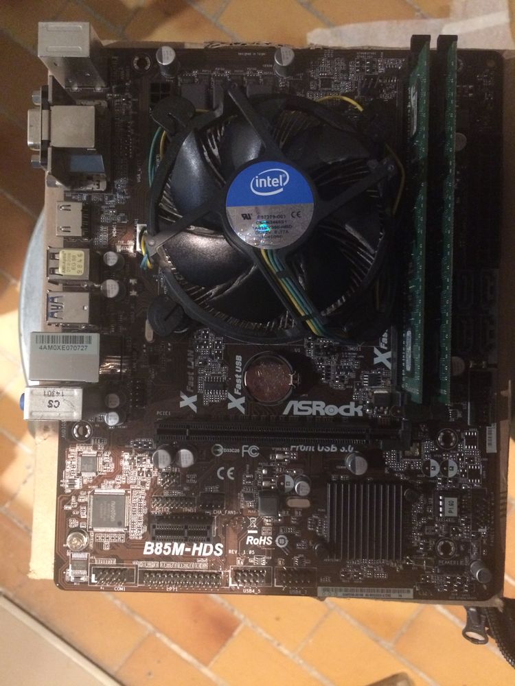 carte m�re Asrock B85M-HDS
60 La Colle-sur-Loup (06)