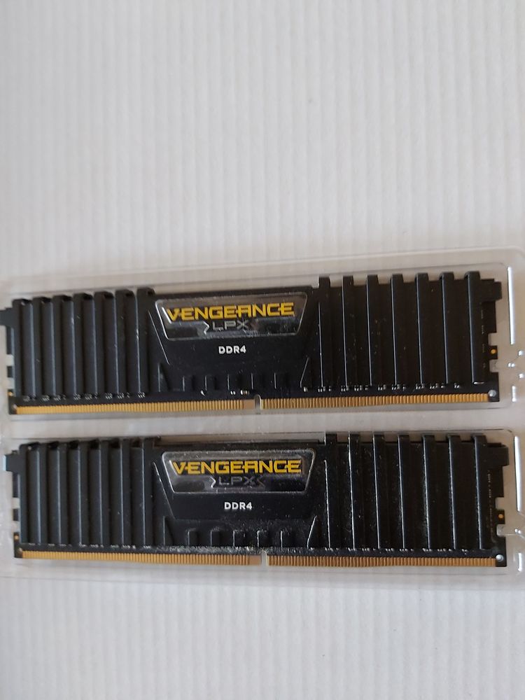 Carte mere + cpu + ram + Carte graphique 250 Nanterre (92)