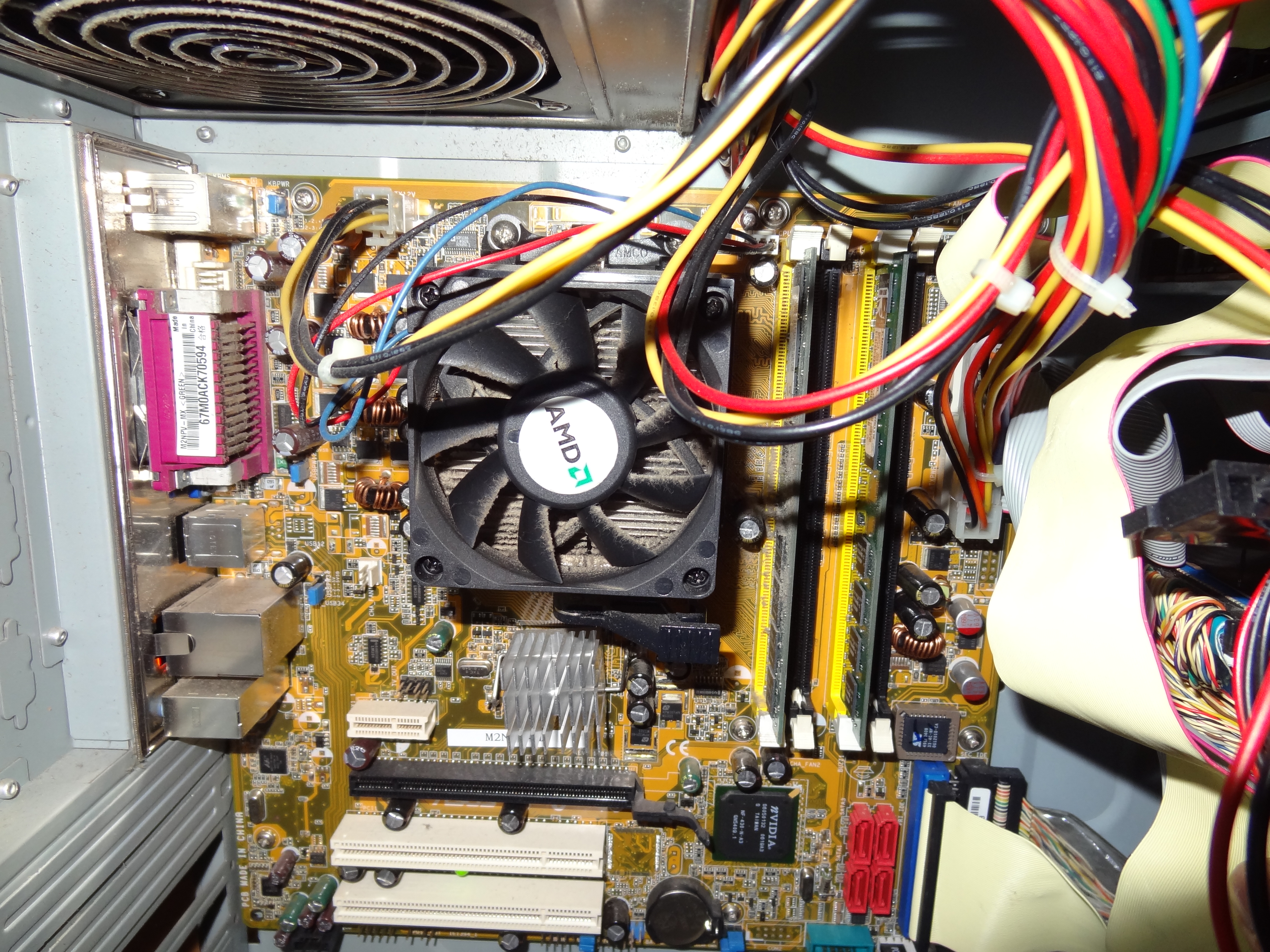 Carte m�re M2NPV-MX + Processeur AMD Athlon (tm) 64 3500 15 Clermont-Ferrand (63)