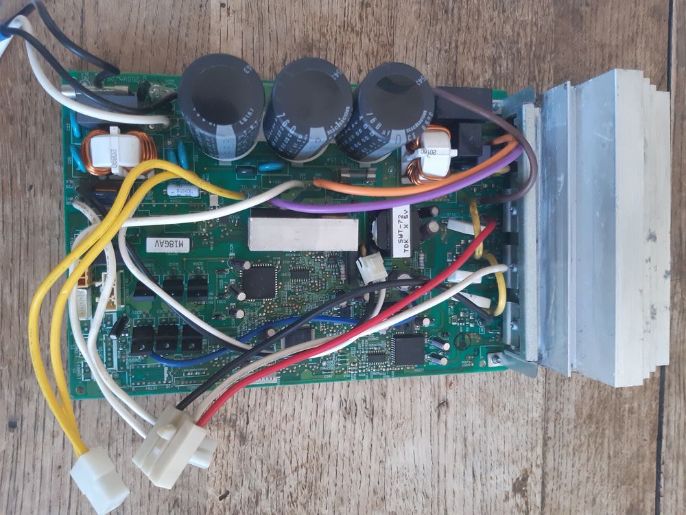 carte m�re pour climatiseur Toshiba 70 Lirac (30)