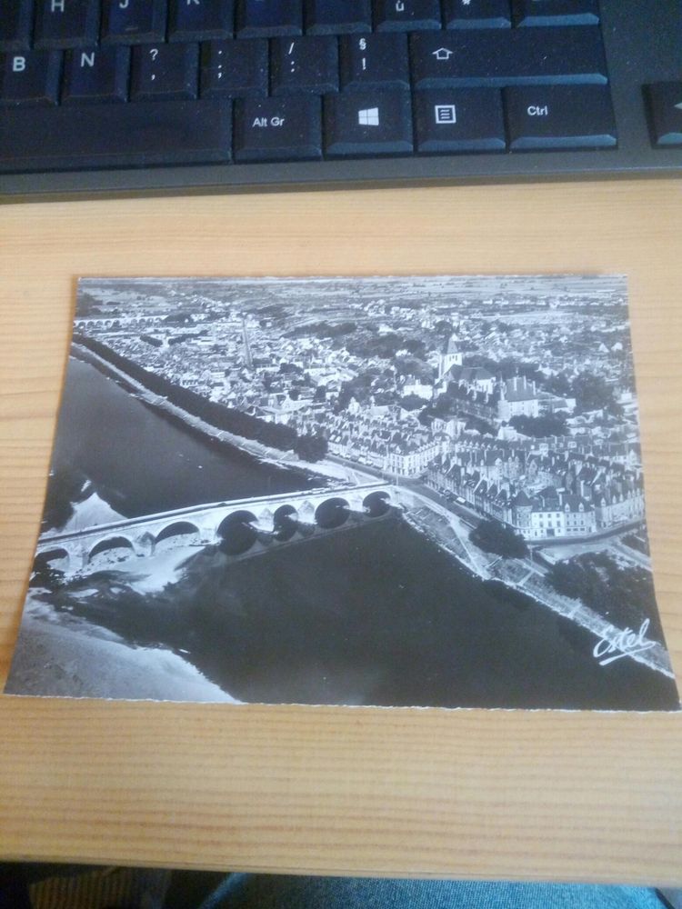 CARTE POSTALE ANCIENNE DE GIEN VUE AERIENNE 6 Levainville (28)