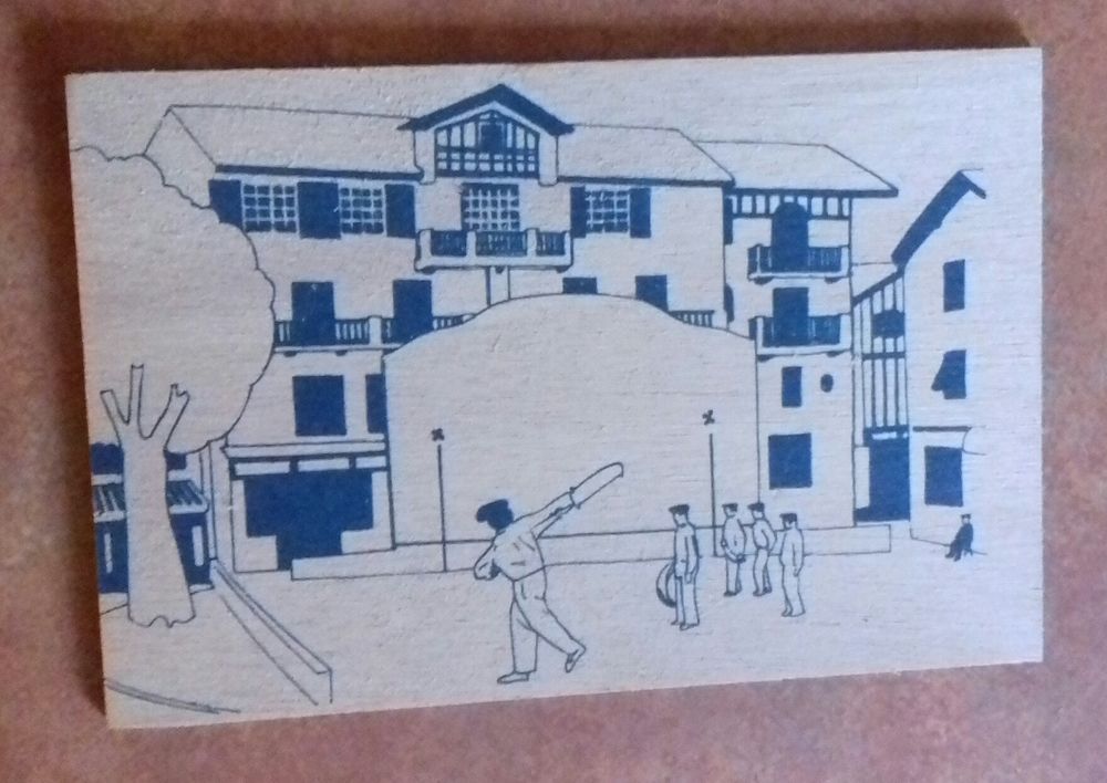 CARTE POSTALE BASQUE en BOIS 5 Boucau (64)