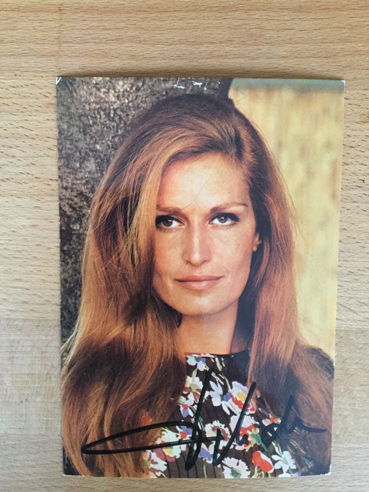 Carte Postale nelle d�dicac�e de Dalida 100 Nimes (30)