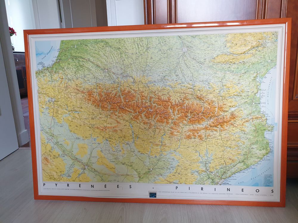 Carte IGN des Pyr�n�es en relief 45 Plaisir (78)