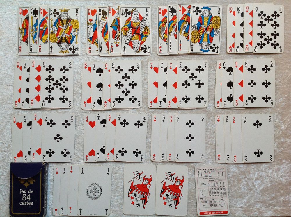 JEU DE 54 CARTES BRIDGE POKER CANASTA Envoi Possible
2 Tr�gunc (29)