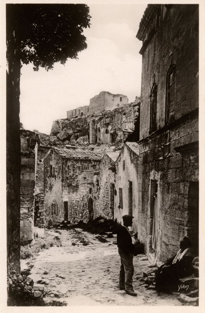 Cartes Postales Ancienne anim�e,  Les Baux de Provence  TBEG 20 Th�ziers (30)