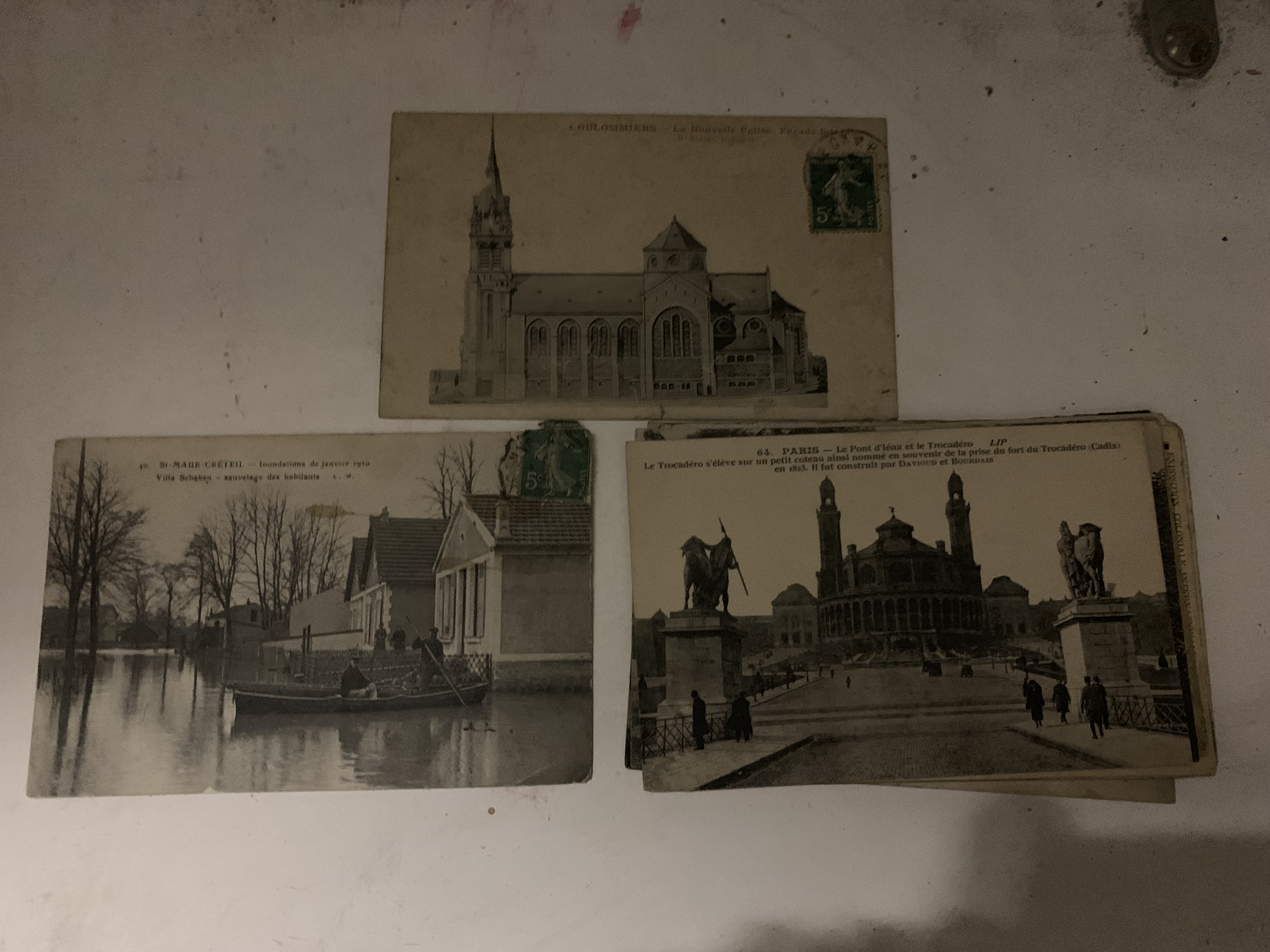 Cartes postales/ journaux 0 Les Mesneux (51)