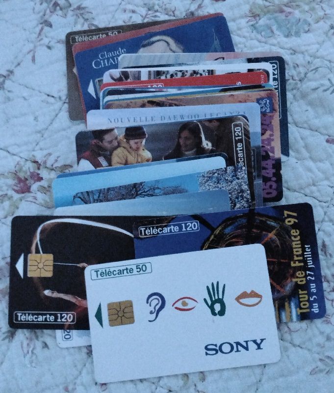 Lot cartes telephone 17 �chassi�res (03)
