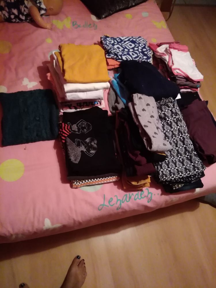 un carton v�tements fille 6_8ans 10 Teissi�res-de-Cornet (15)