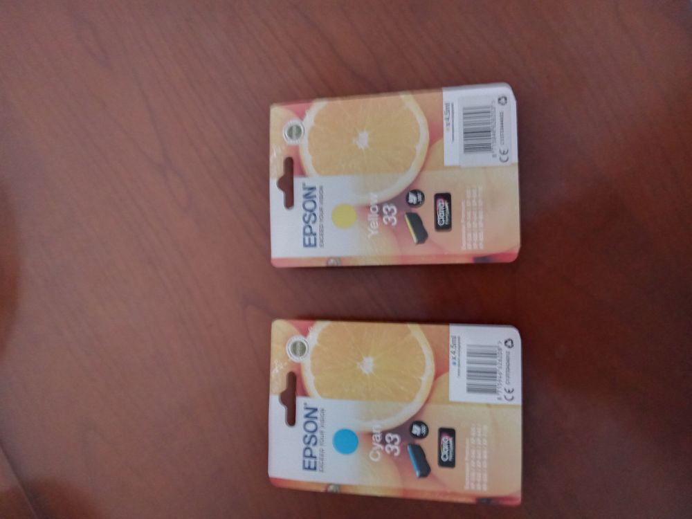 Cartouches d'encre Epson cyan 33 et yellow 33 10 Feig�res (74)