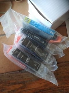 Cartouches neuves pour imprimante CANON Pixma 30 M�grit (22)