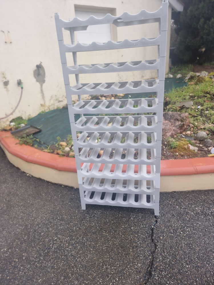 10 casiers � bouteilles 50 Saint-Etienne-de-Tulmont (82)