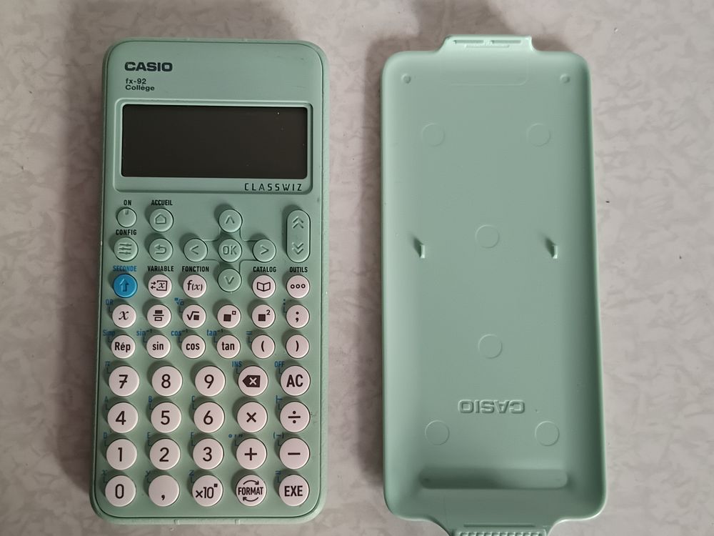 Casio fx-92 Coll�ge CLASSWIZ de CASIO avec sa coque de prote 35 Courbevoie (92)
