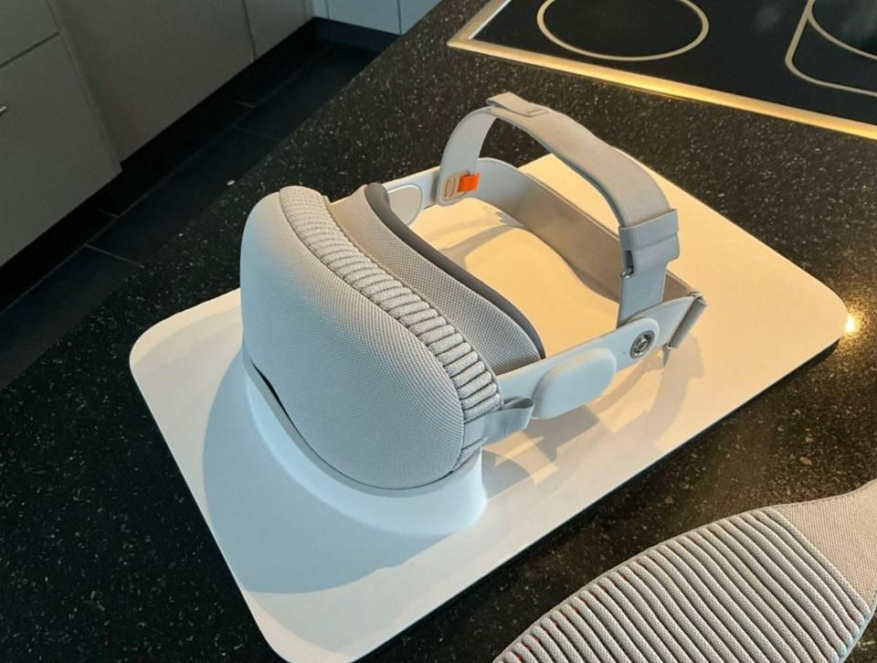 Casque Apple Vision Pro VR 1 To 1500 Cuffies (02)