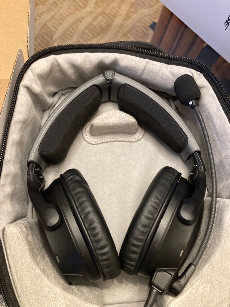 Casque d'aviation Bose A30 comme neuf avec deux prises GA 600 Bourgoin-Jallieu (38)