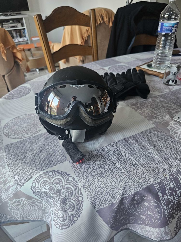 casque ski , lunettes ski et gants ski 60 Plouguenast (22)