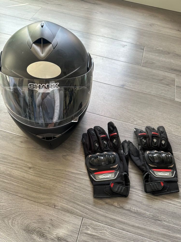 Casque moto modulable Shark pour adulte + gants 90 Nice (06)