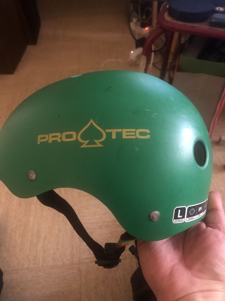 Casque pour cyclistes, skateboard, patinoire PROTECH 30 Cr�teil (94)