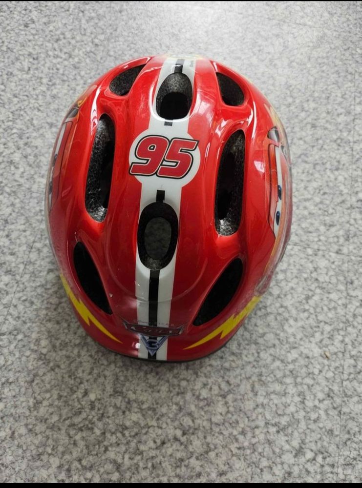 Casque v�lo enfant cars 10 Gaillard (74)