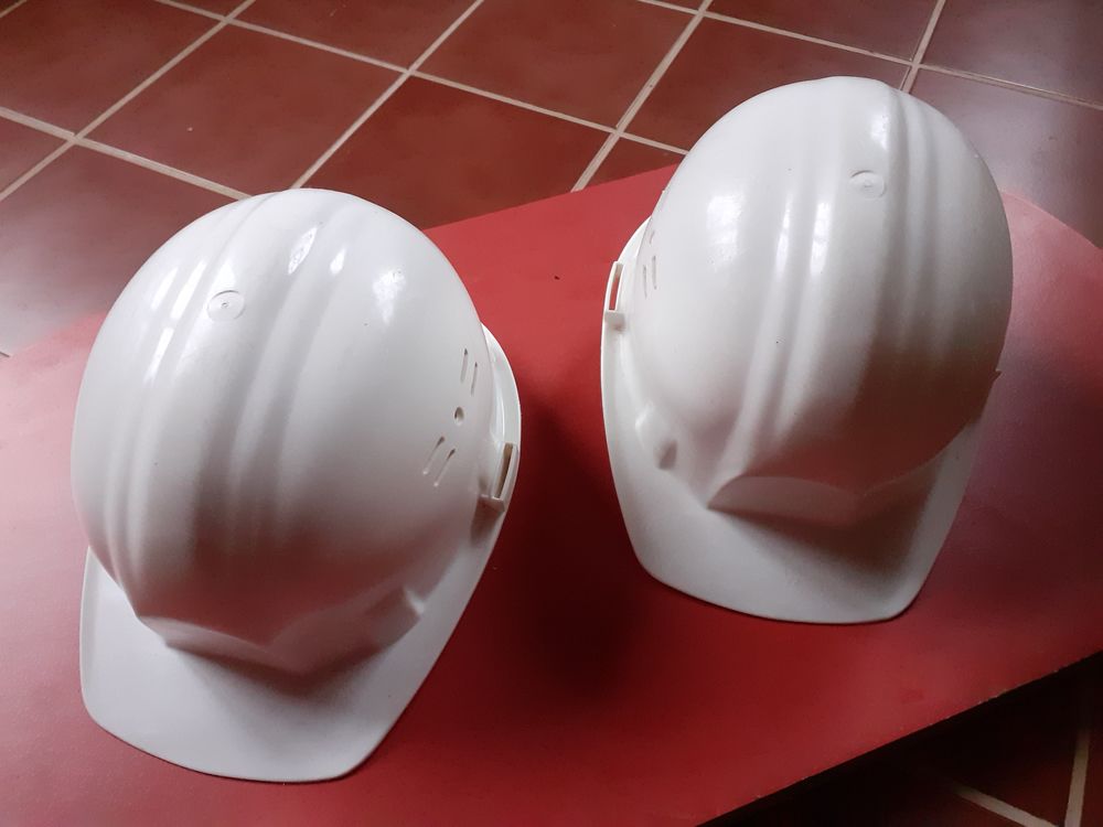 2 Casques de s�curit� 18 Montr�al (32)