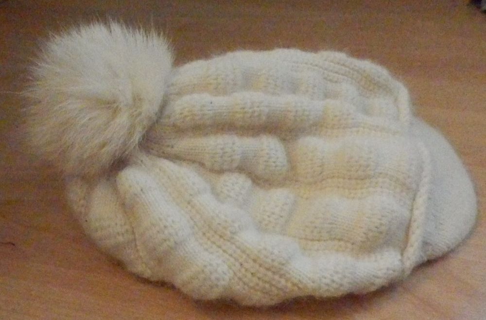 Casquette d'hiver en laine beige avec pompon : Très bon état 5 Évry (91)