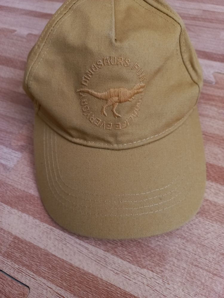 Casquette Oka�di jaune 2 Aubervilliers (93)