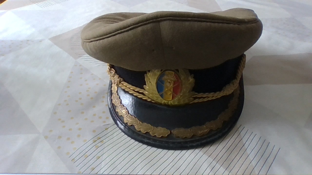 Casquette police roumaine 12 Pressignac-Vicq (24)