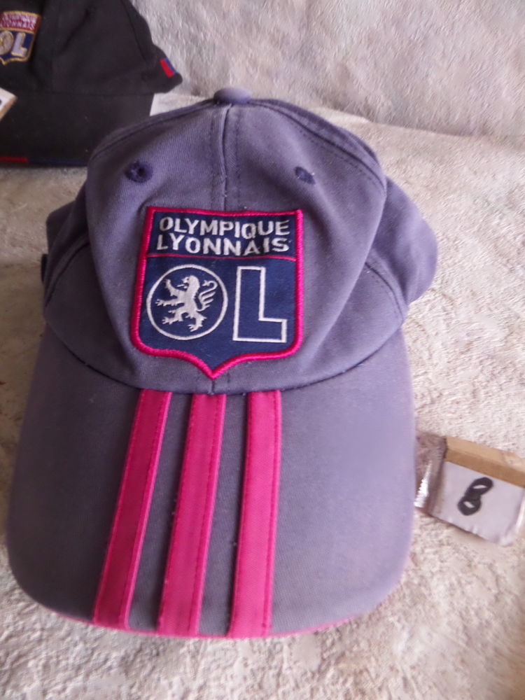 3 .. casquettes de L OLYMPIQUE LYONNAIS 7 Lyon 8 (69)
