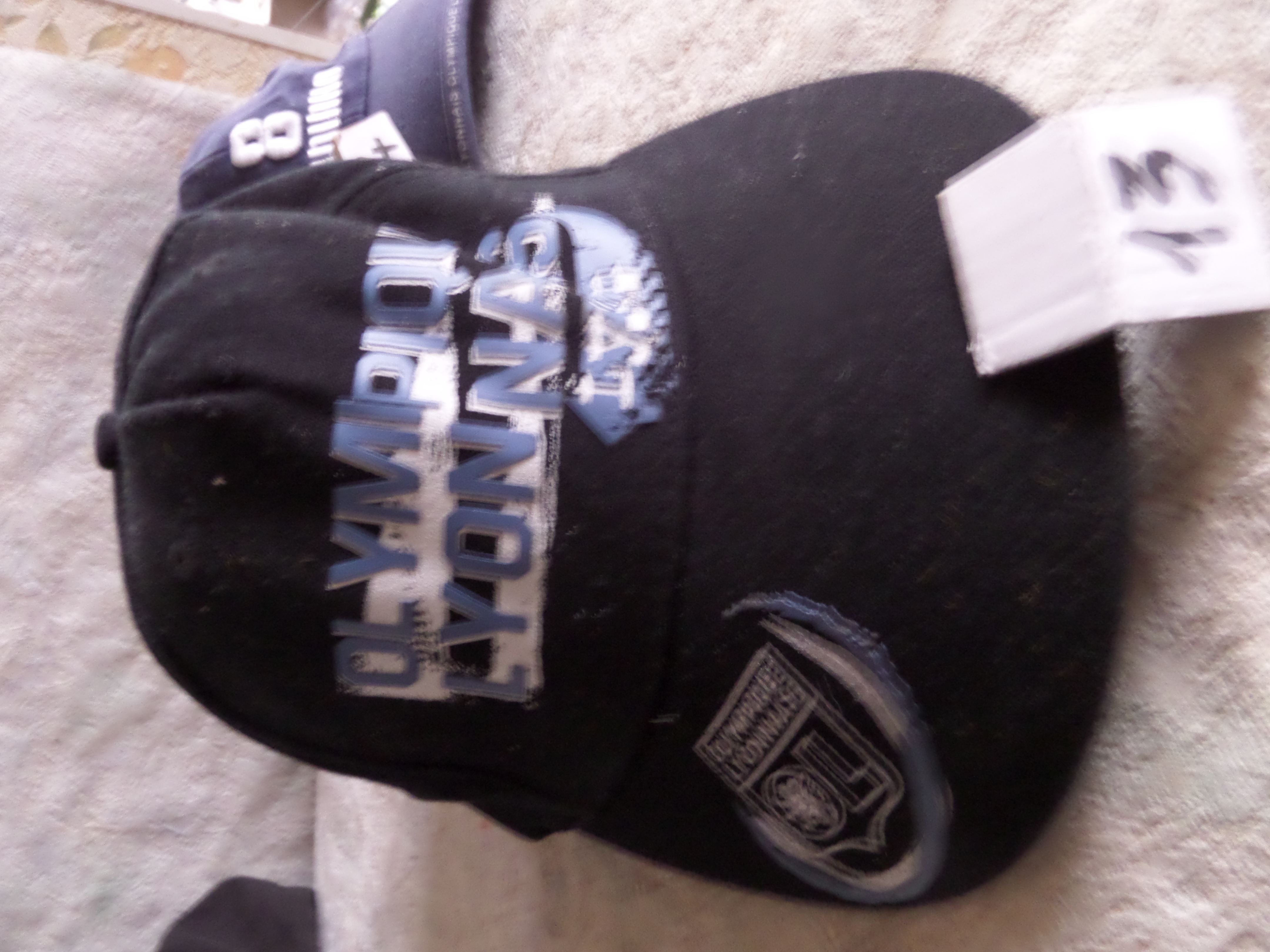 3 casquettes de L OLYMPIQUE LYONNAIS 7 Lyon 8 (69)