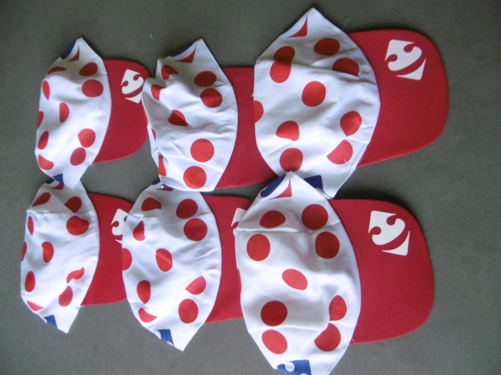  6 casquettes � pois ancien sponsor Carrefour Tour de France 10 La B�gude-de-Mazenc (26)