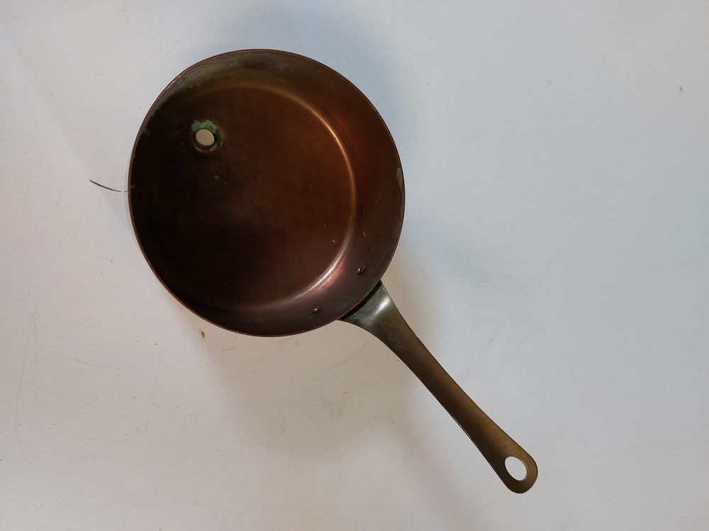 casserole en cuivre
8 Beauquesne (80)