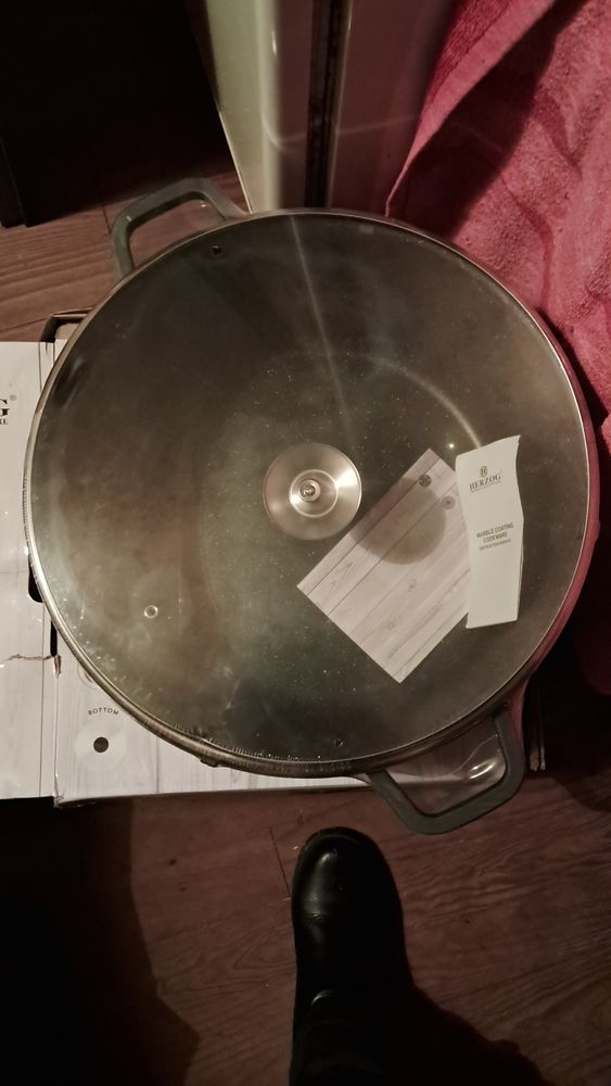 Casserole noir  36cm  aluminium  neuf 40 Xertigny (88)