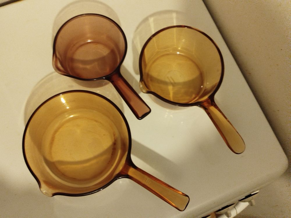 3 casseroles en verre fum�. Corning France, Vision.
16 Noisy-le-Grand (93)