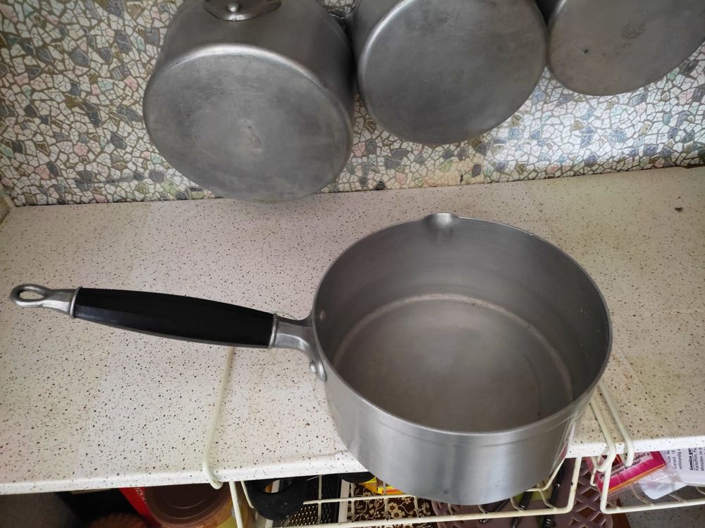 un lot de 5 casseroles vintage 1960 25 Saint-Jean-de-la-Ruelle (45)