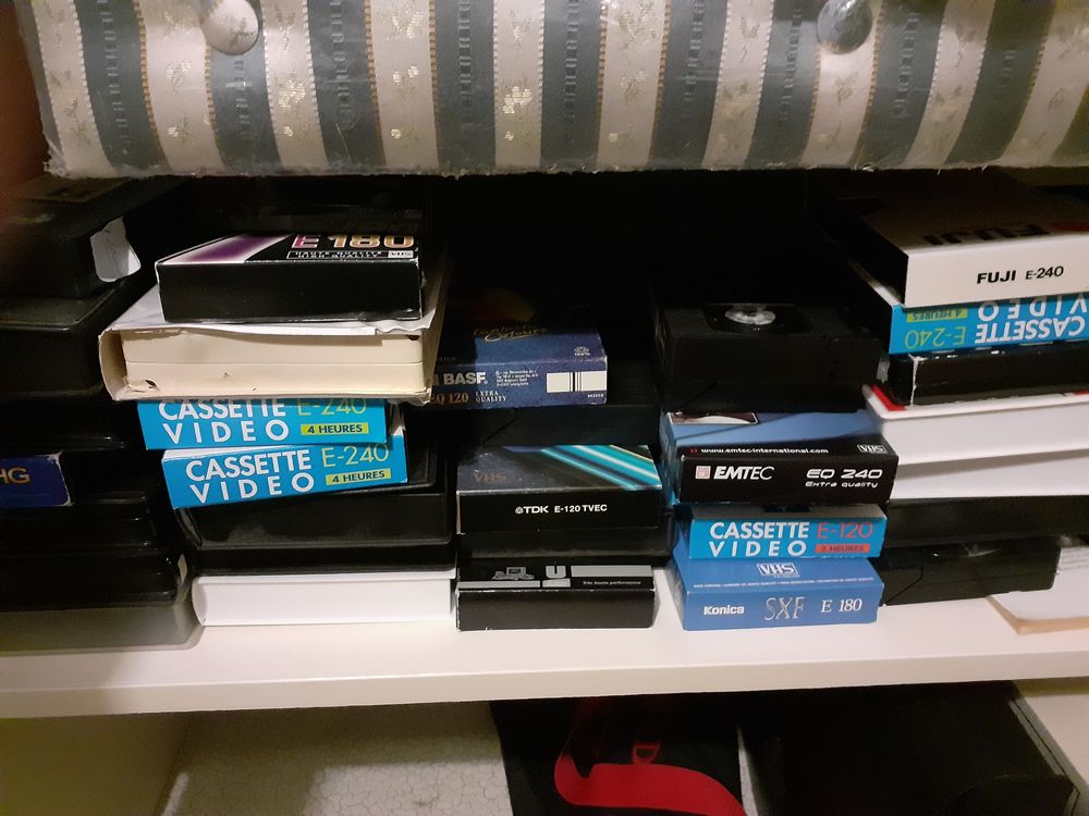 CASSETES X VIDEOS TYPE VHS 100 Saint-Vincent-Sterlanges (85)