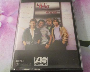 Cassette audio The Hollies 0 H�rouville-Saint-Clair (14)
