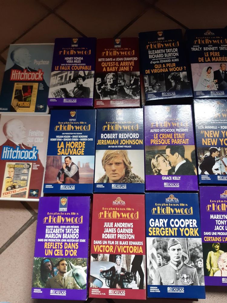 Lot de cassettes vhs d'Hitchcock et super films d'Hollywood  10 Montbéliard (25)