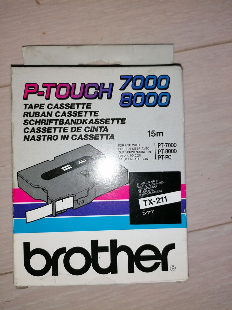 Lot de 7 cassettes pour �tiqueteuse Brother P-Touch 8000 35 �ragny (95)
