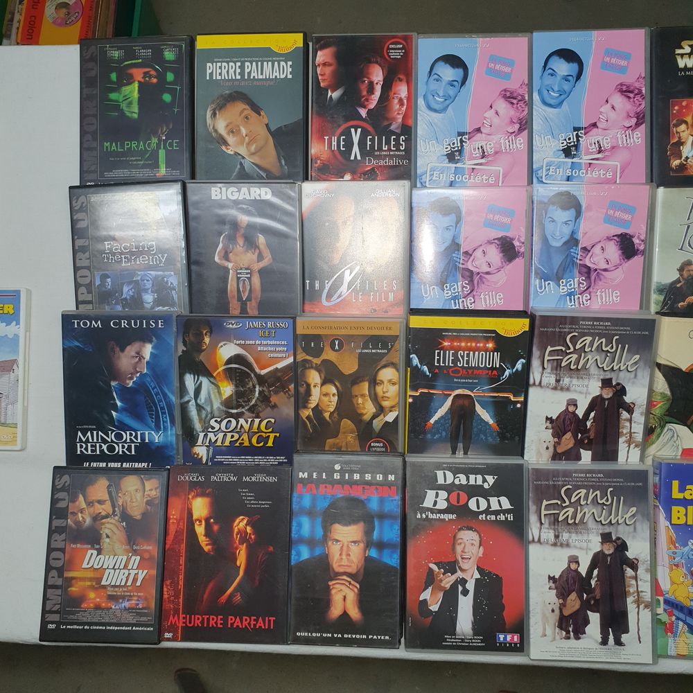 lot de 38 cassettes vid�o et 8 DVD 15 Saint-Philbert-de-Grand-Lieu (44)