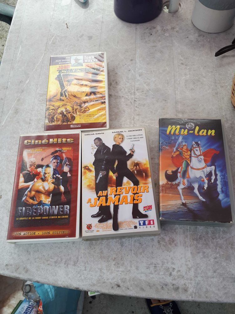 cassettes vhs 5 Miniac-Morvan (35)