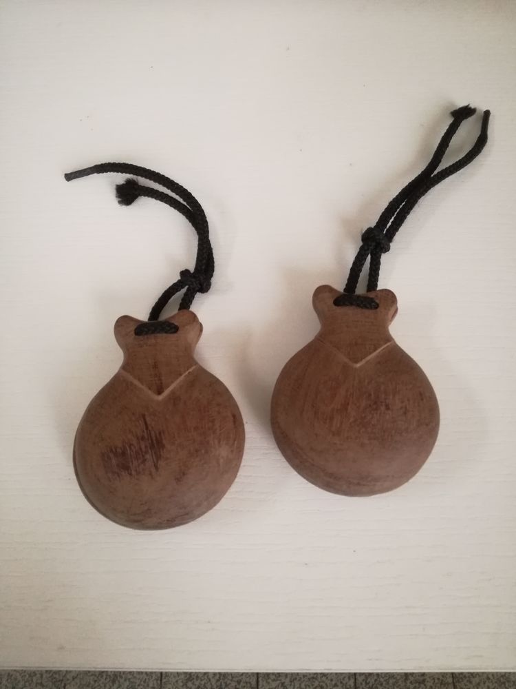 Castagnettes Professionnel de  Jos� Tarrega Peiro S.L  45 Barentin (76)