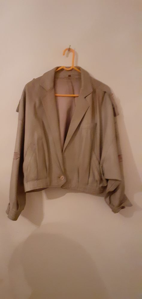 CAUSE DECES VENDONS UN LOT DE BEAUX VETEMENTS FEMME EN TBE 0 Mulhouse (68)